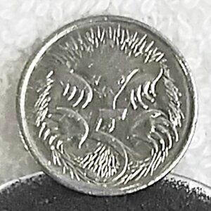 Circulated 2012 Australian 5 Cent Elixabeth II Coin made of Copper/Nickel!!